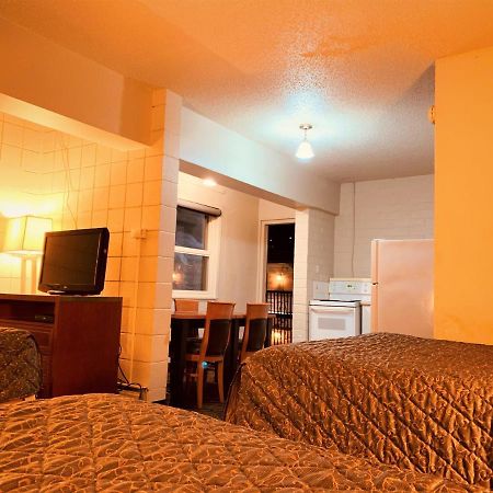 Red Carpet Inn & Suites Calgary Zewnętrze zdjęcie